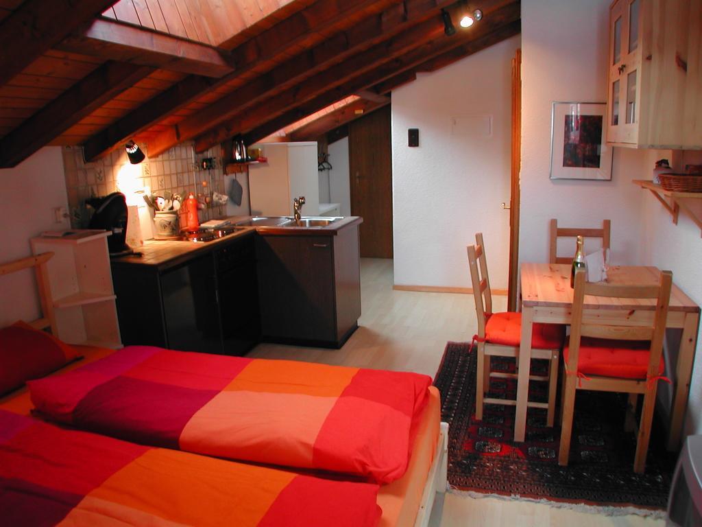 Ferienwohnung Haus Arbgrat Zermatt Zimmer foto